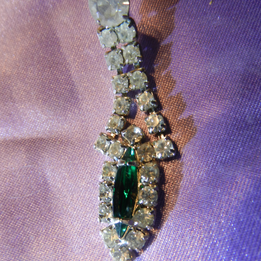 VTG Contempo emerald pierced earrings 1920 retro green drop and dangle glam prom